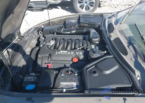 2002 Jaguar Xk8 z USA, uszkodzony, nr VIN SAJDA42C72NA26652